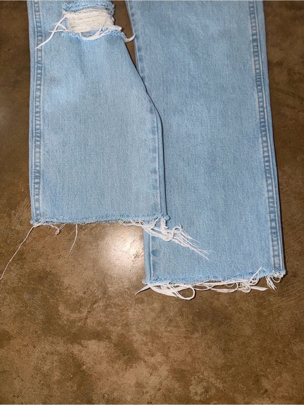 Wrangler Light Wash High Rise Crop Jeans Raw Hem Size 5 - Picture 2 of 10